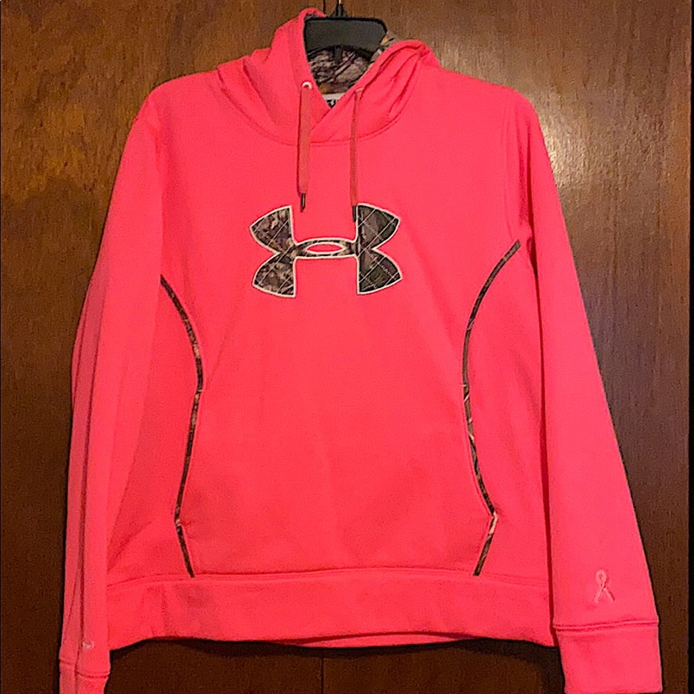 💫‼️Under Armour women’s pink/camo pullover hoodie